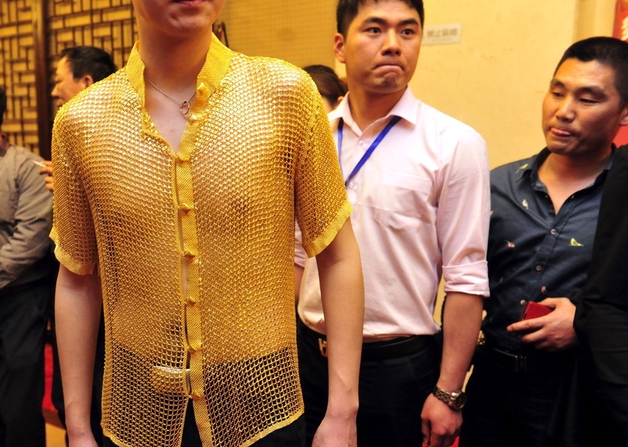 男生穿女式金属内衣_男生穿女式连身袜图片(3)