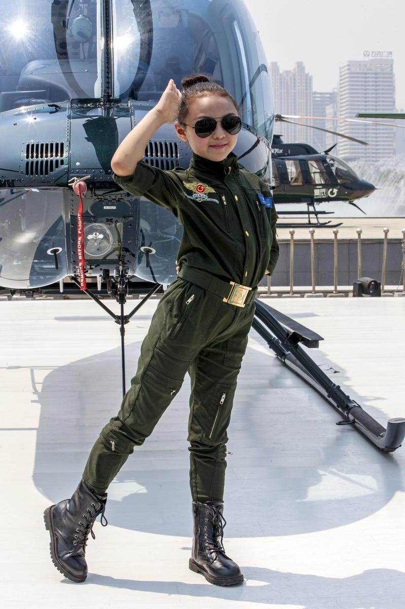 飞行员照片帅气图片 28161_4209333_180353.jpg