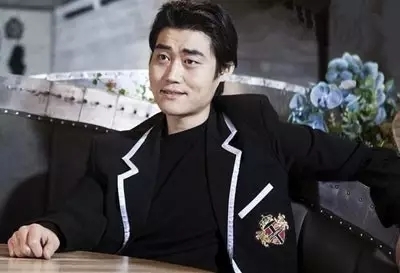 系统快穿之女配很高冷_张老板收入很高