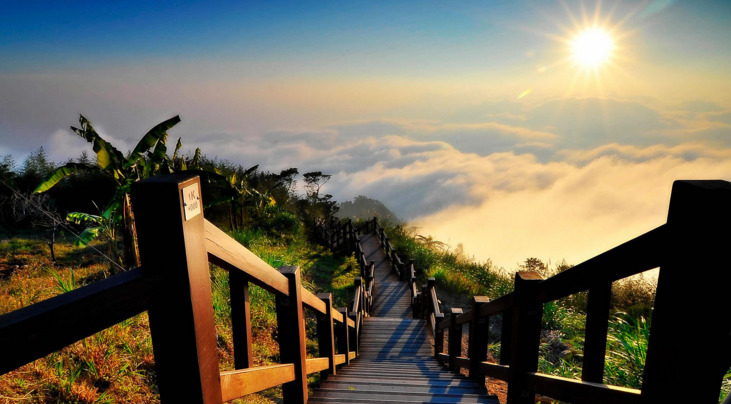 长亭外,古道边,芳草碧连天,一首歌勾起了我们,对古道的无限向