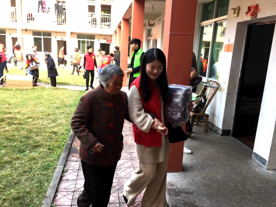 泰国人口老龄_泰国人口简笔画