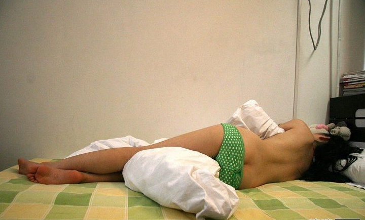 空姐不穿内衣_不准美女穿内衣图片(2)
