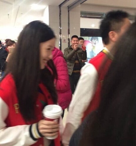 刘强东奶茶妹妹婚纱照_刘强东和奶茶妹妹图片(2)
