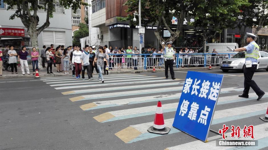 关于2015年江苏省公务员最低服务年限问题,未