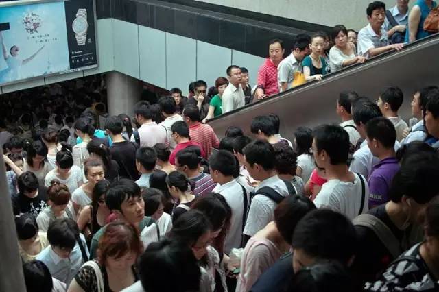 南京市区人口超过_跻身二线城市的门槛在哪儿 中心城区人口200万以上(3)