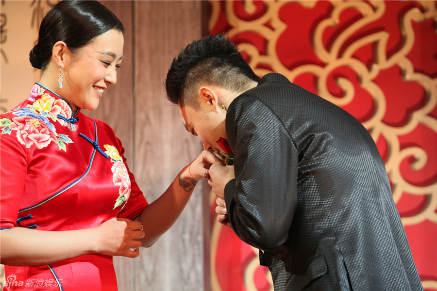 刘烨婚纱照_安娜刘烨婚纱照