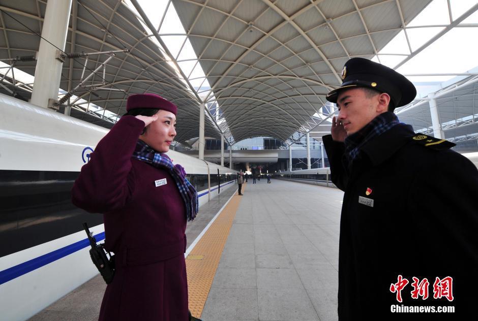 男生做高铁乘务员好吗,有前途吗, 招聘对象一般