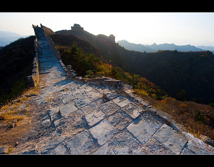 设防严谨,建筑雄伟,是我国万里长城的精华地段,被列入《世界文高清图片