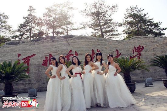 毕业照婚纱_动漫婚纱情侣头像
