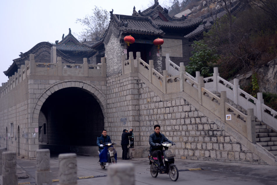峰峰市人口_峰峰元宝山图片(2)