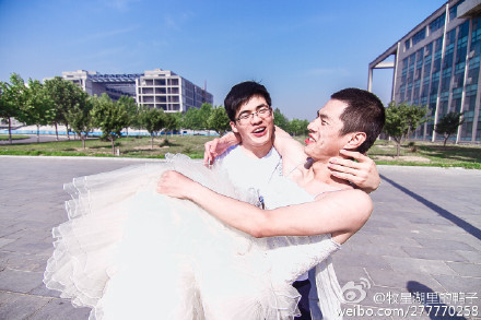 男生穿婚纱_鞠婧祎穿婚纱的照片(2)