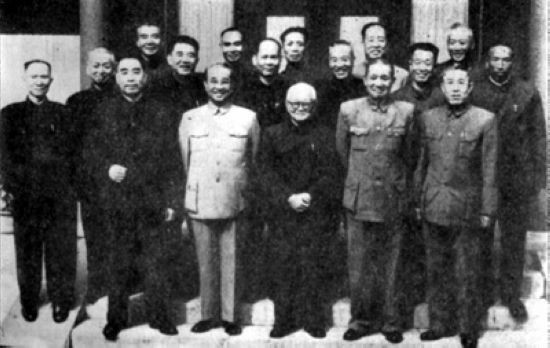 新中国成立人口_...学者指出,新 中国 成立60年来人口流动的特点(2)