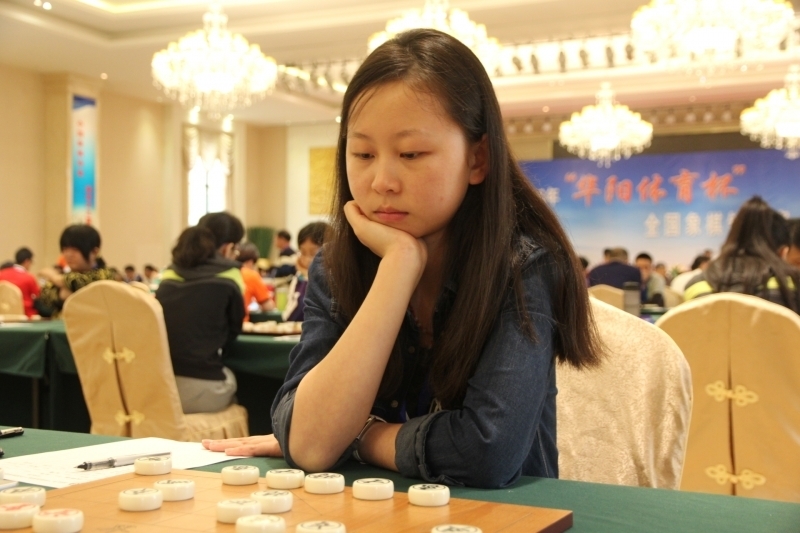 象棋团体赛女将颜值高 河北美女象棋手最清纯