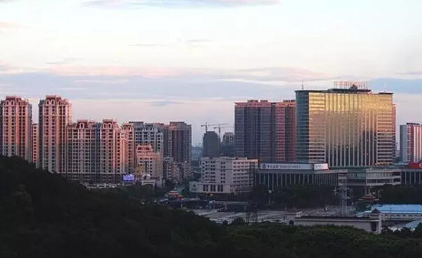 中小城市人口_黄平 中国道路不具有普世性 说反了吧(2)