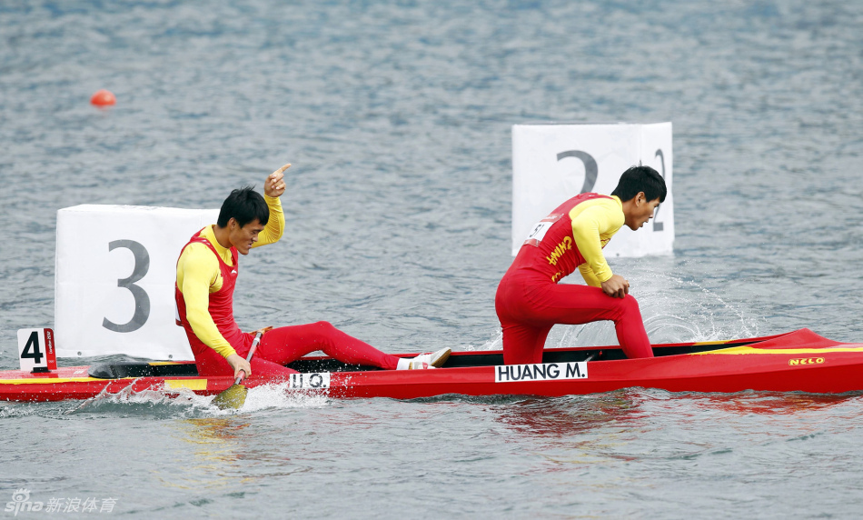 .伦敦奥运会男子双人划艇1000米项目比赛展开