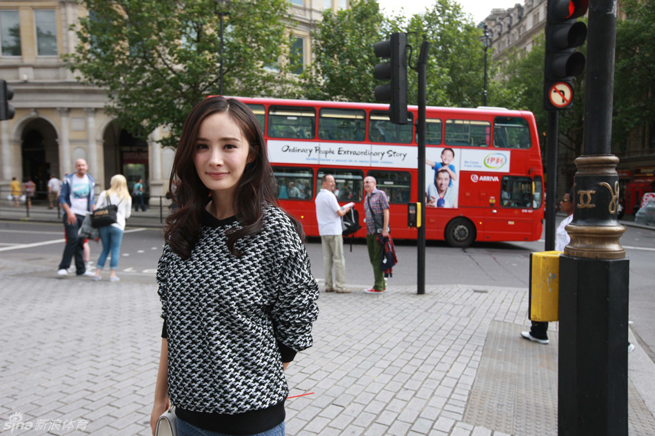 杨幂带领伊利酸奶助威团伦敦奥运行-助威团,北