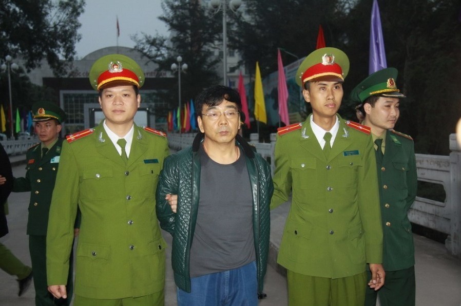 越南芒街人口_...常驻人口约30万人.跨过北仑河,便到越南芒街,它是越南北部最(2)