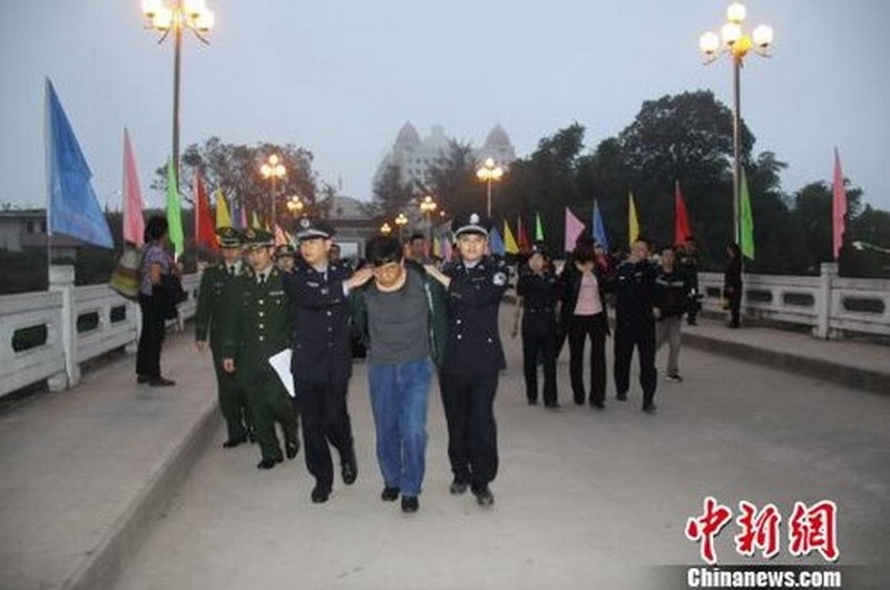 越南芒街人口_...常驻人口约30万人.跨过北仑河,便到越南芒街,它是越南北部最(2)