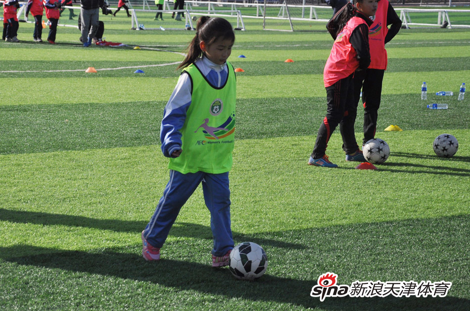 享受足球的乐趣作文八百字-享受足球的乐趣作