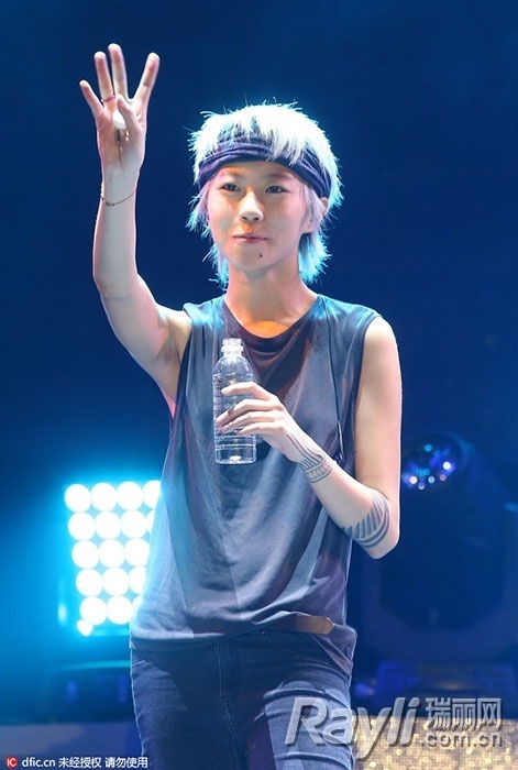 窦靖童tomboy短发撩妹变国民老公