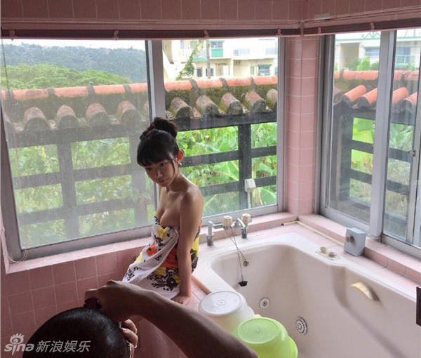 日f罩杯小学生写真爆红 真童颜巨乳