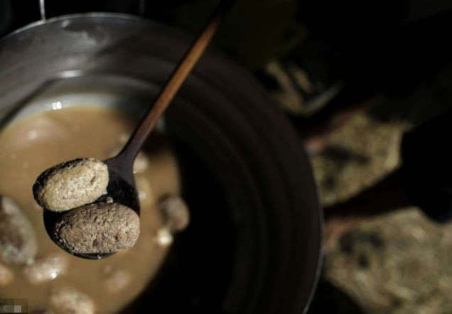 烹饪日常甜美的复仇任务中的巨型卡利鸟翅食谱