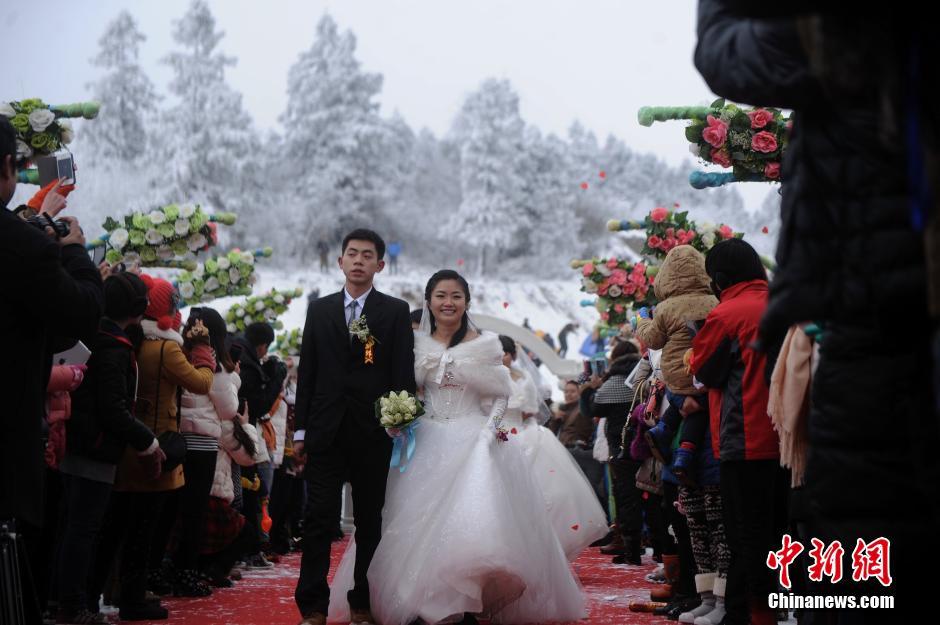 婚纱洞房_陈慧琳婚纱洞房(2)