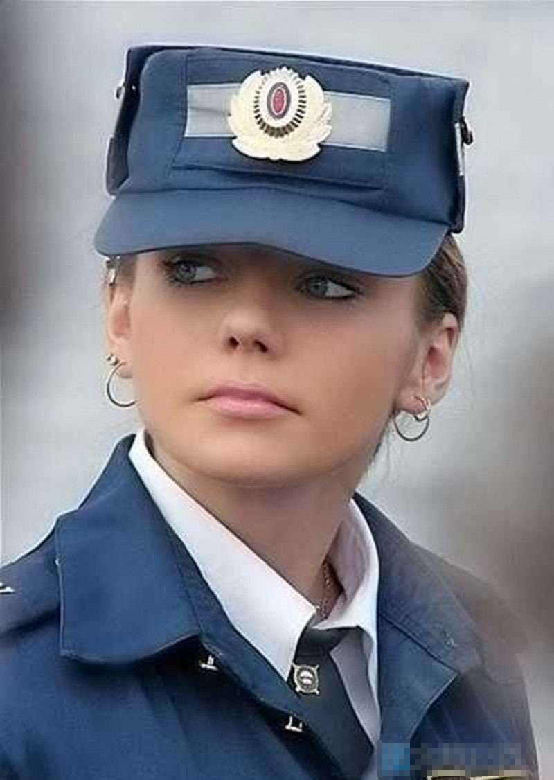 俄罗斯女警太性感 盘点12个国家绝美女警