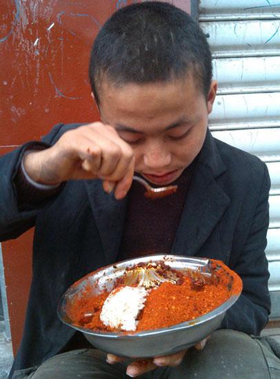 重口味 盘点中外奇葩异食癖患者