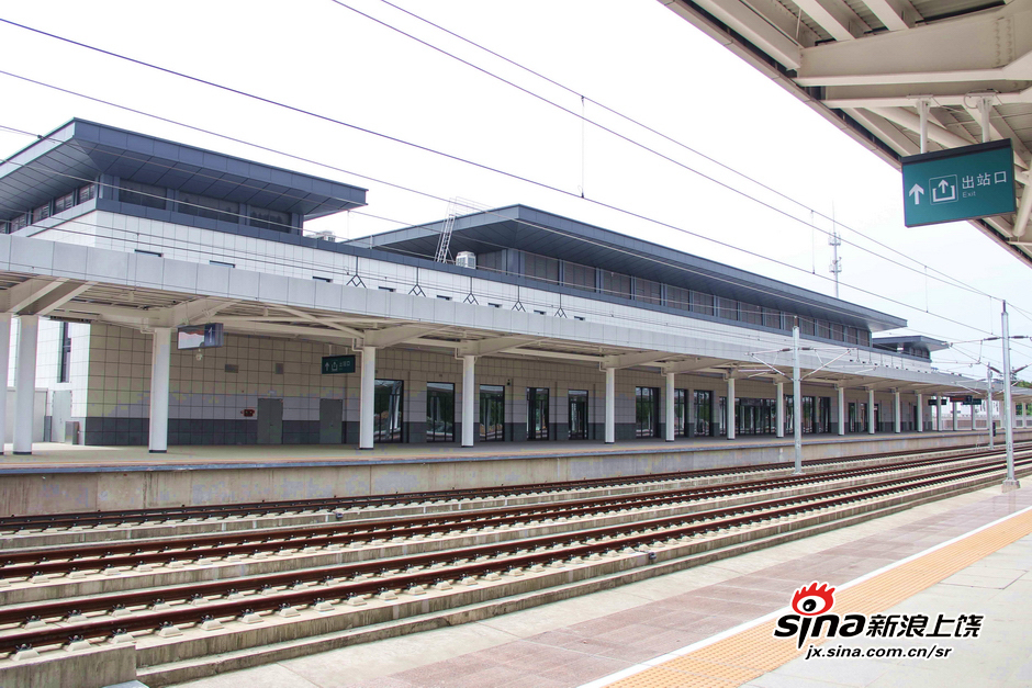 新浪上饶探访即将开通的合福高铁婺源站 - 大江