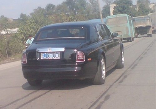 “气功大师”王林是上世纪80年代末90年代初成名的气功师。