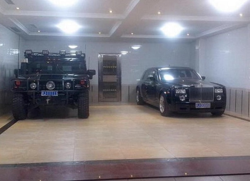 “气功大师”王林是上世纪80年代末90年代初成名的气功师。