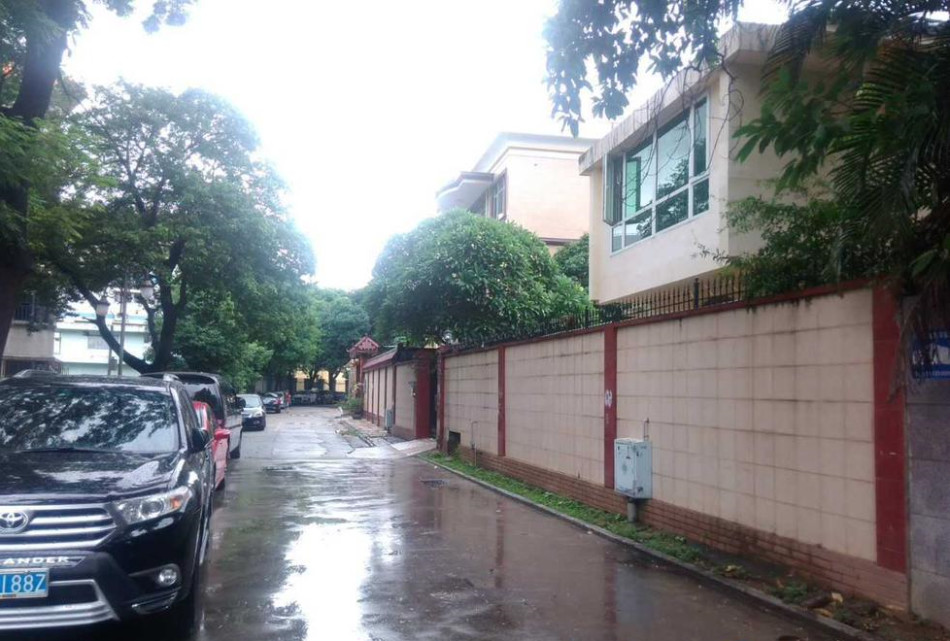 王林“王府”占地近1亩内设门楼后花园