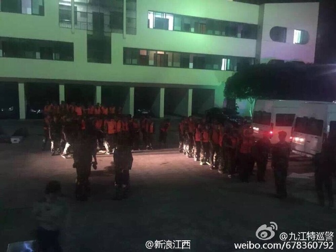 鄱阳有多少人口_突发 鄱阳河堤溃口5600多人被困,江西450名消防勇士驰援 现场图(3)