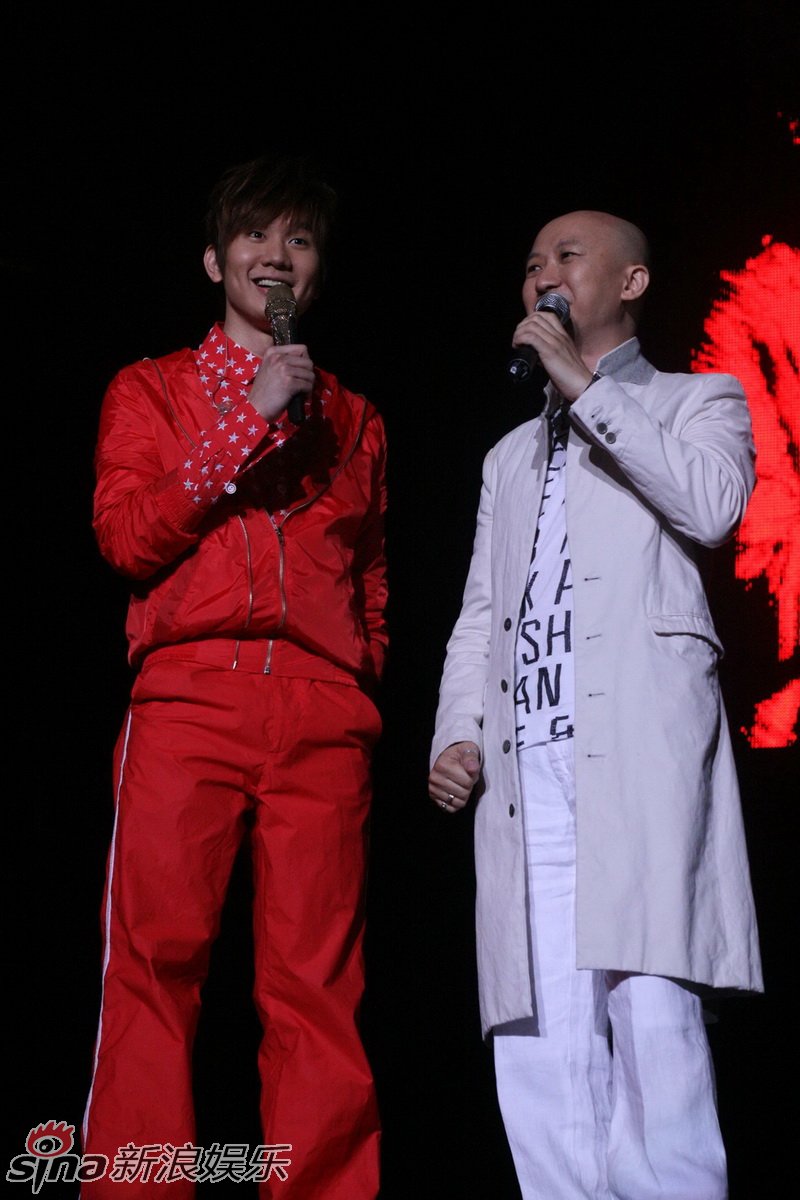 林俊杰与恩师许环良在一起