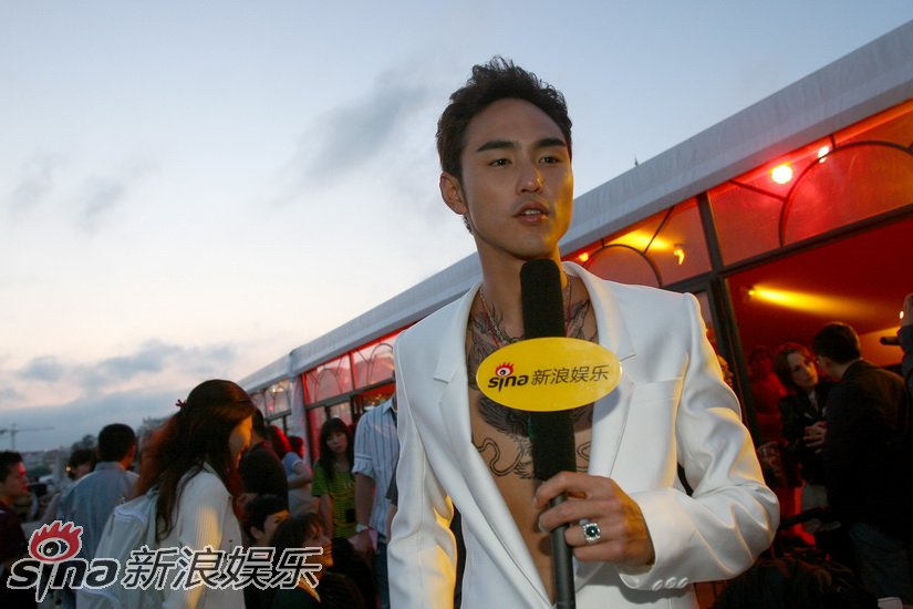 新浪娱乐采访阮经天