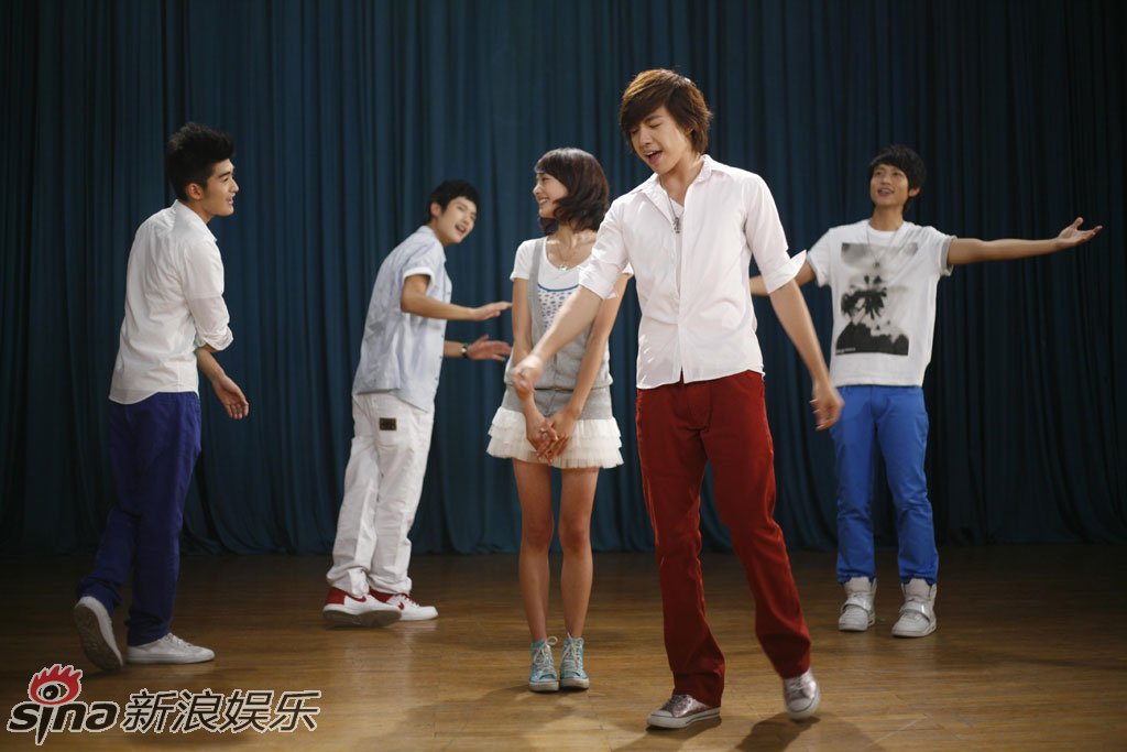 张翰 俞灏明 魏晨 朱梓骁 郑爽在舞台上玩起来