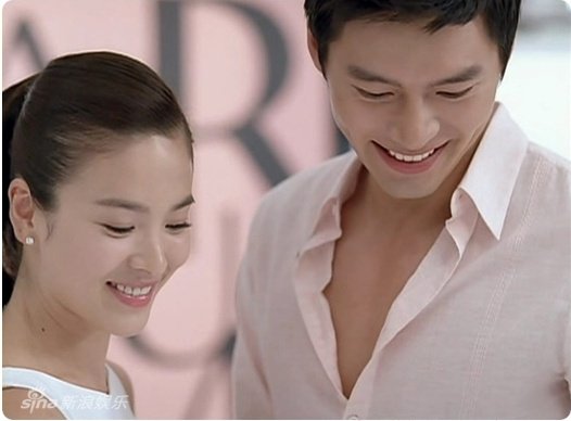 宋慧乔玄彬亲密合影