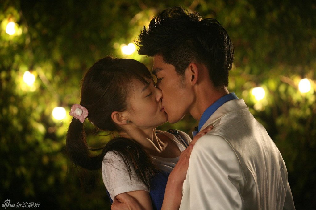 张翰 郑爽意外接吻_新浪图集_新浪网