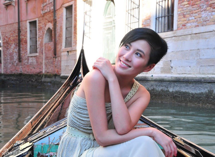 单手搭肩_新浪图集_新浪网