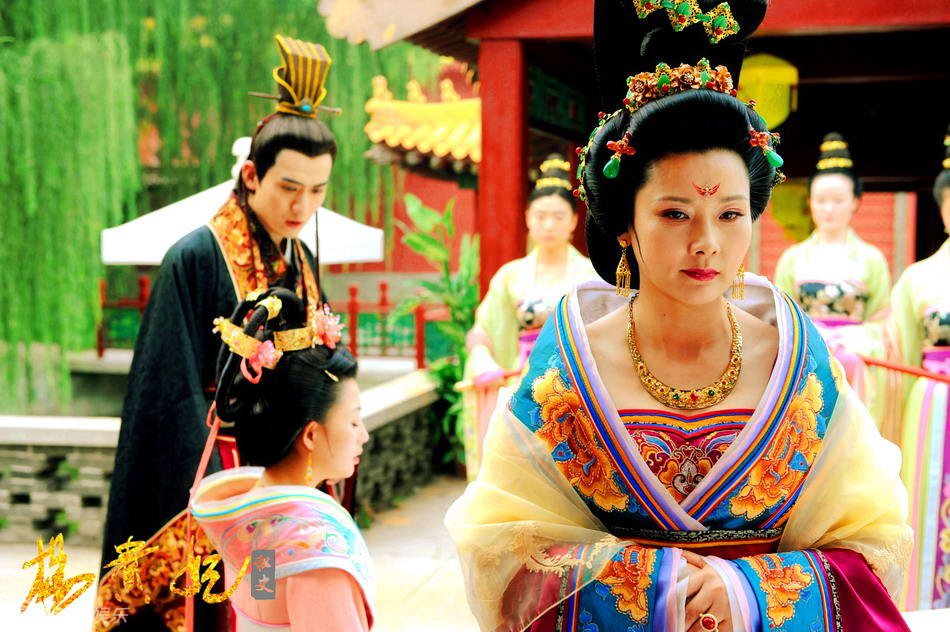 武惠妃(何赛飞)同杨玉环(殷桃)寿王(徐箭)精彩剧