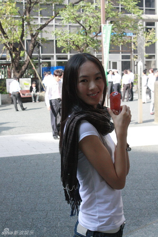 童瑶东京街头秋日写真