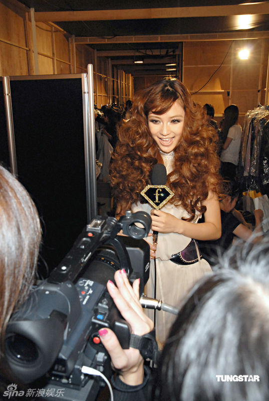 by日本秀场惊艳亮相 不理整容传闻_南京秀客时