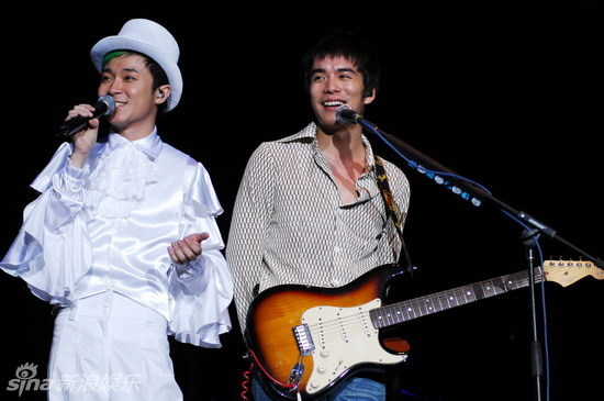 电吉他排行_最新适合初学者的十大吉他品牌排行榜(2)