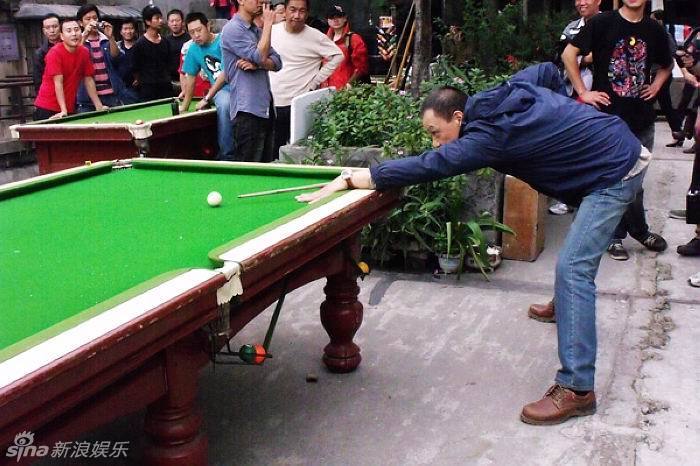 王学圻打台球姿势专业