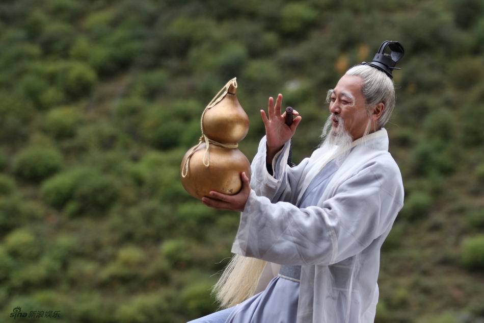 娱乐频道2009年幻灯图集 > 念咒语  新浪娱乐讯 最近,关于新《西游记