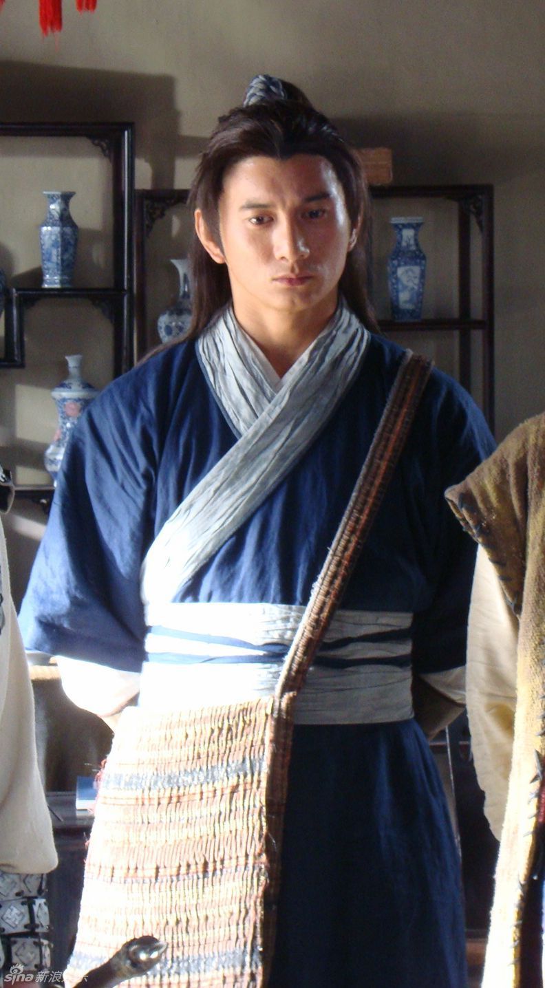 吴奇隆古装扮相俊秀明朗