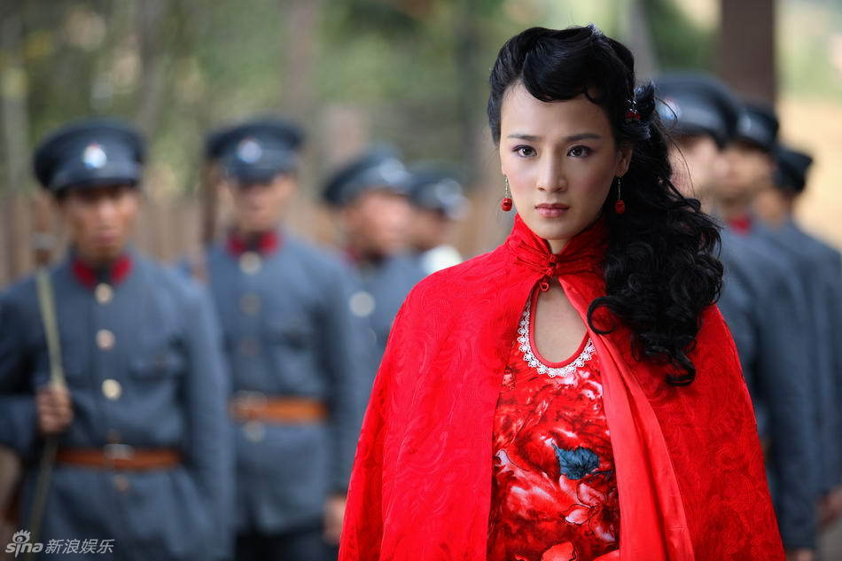 《雾柳镇》中妖娆泼辣