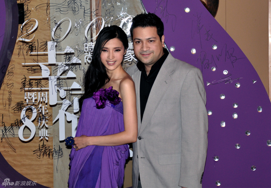 龚蓓苾伍仕贤签名留念