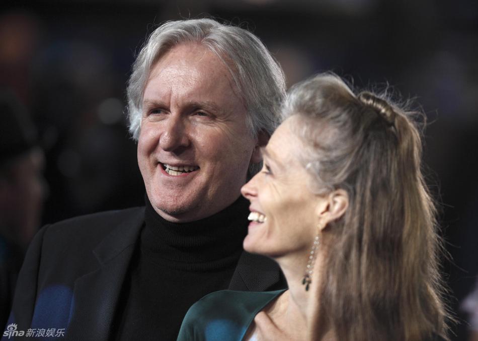 卡梅隆和妻子秀恩爱